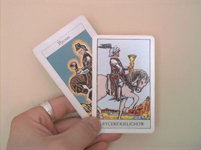 rycerz pucharów - tarot 